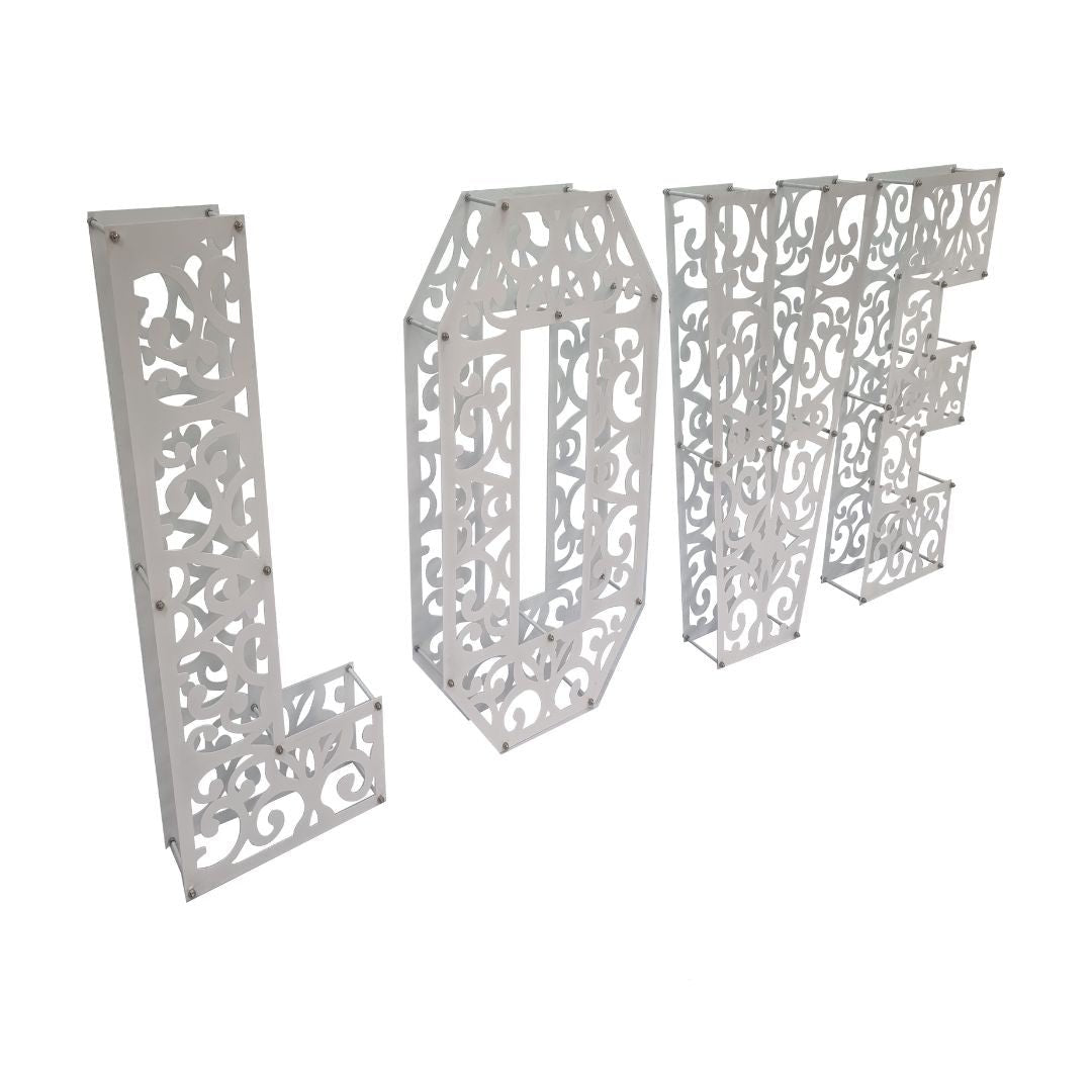 Letras monumentales en Celosía LOVE